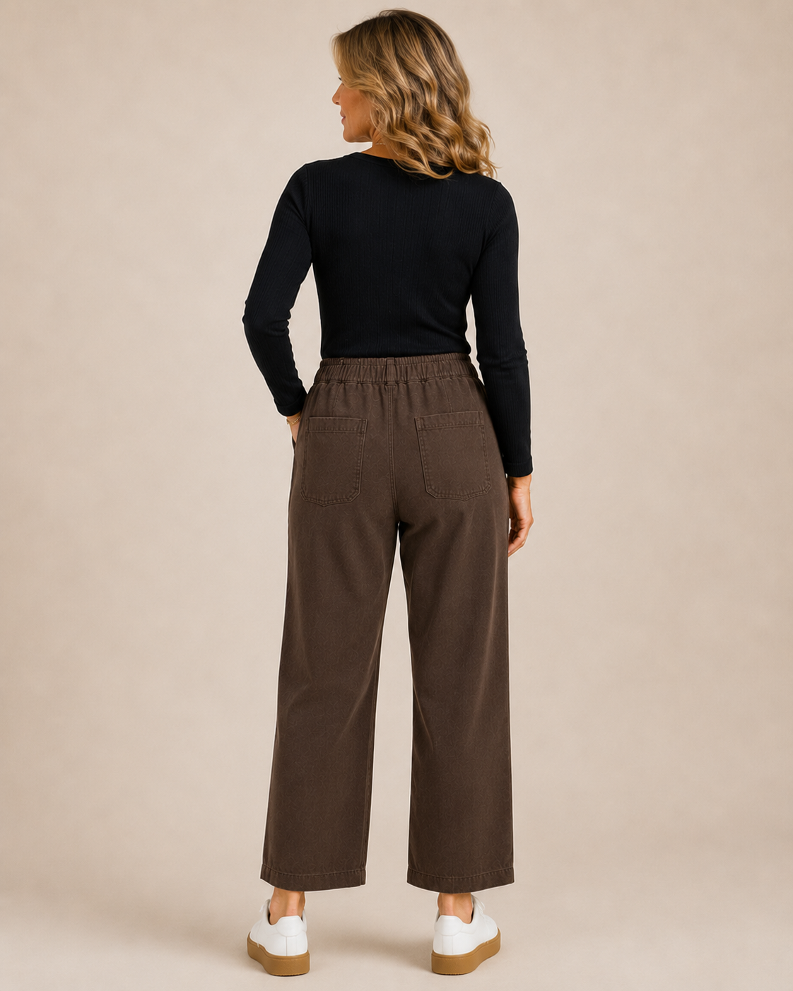 Lowen Barrel Jeans - Elasticated Waist Patch Pocket & Knee Detail Jeans in Chocolate