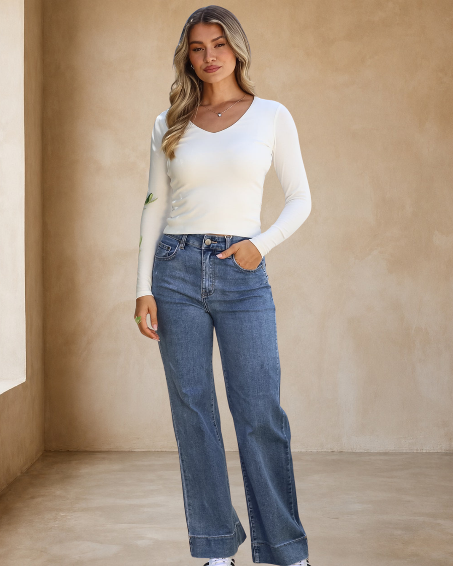 Kash Jeans - Relaxed Mid Rise Mum Jeans in Light Denim