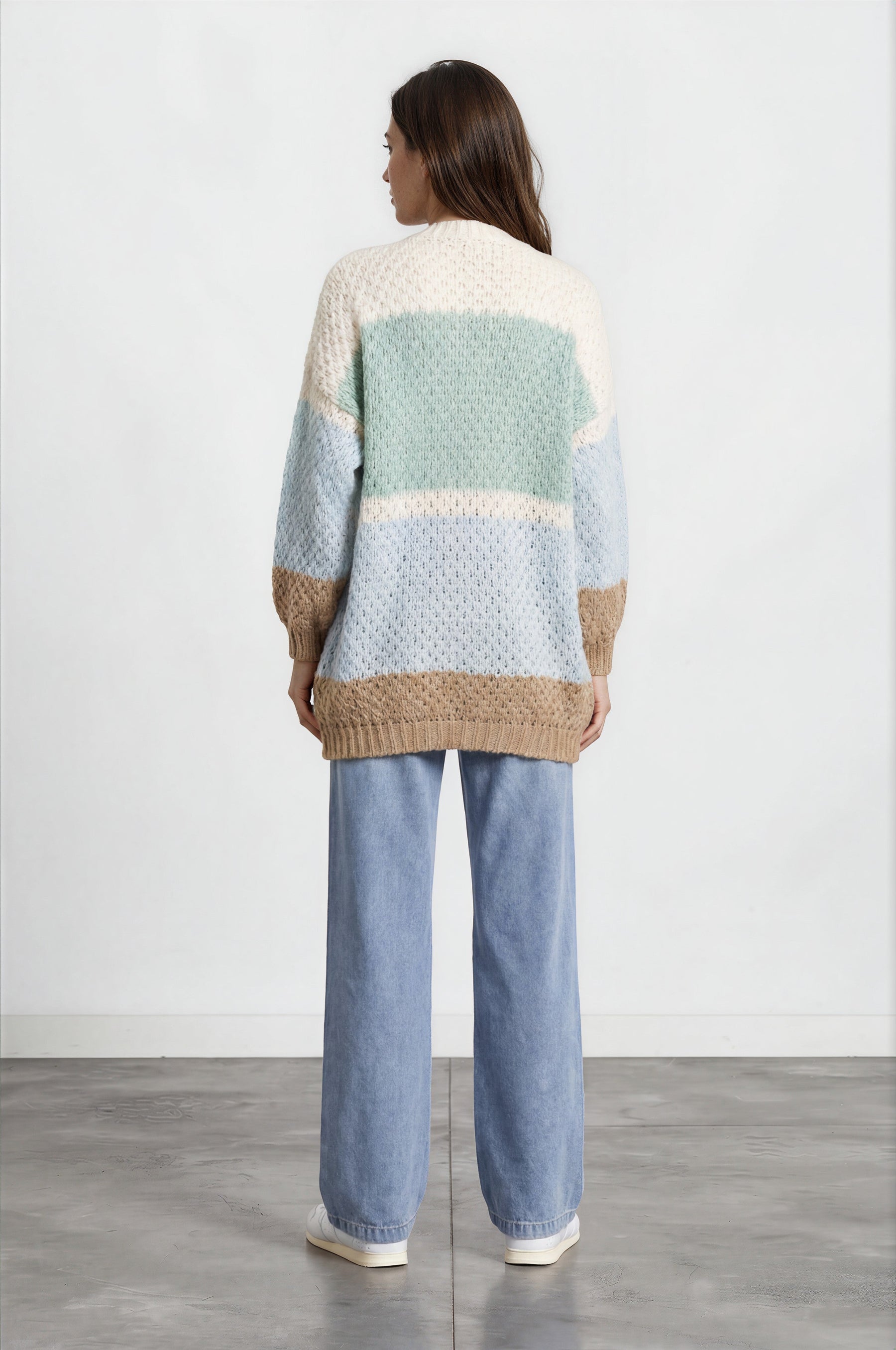 Kash Jeans - Relaxed Mid Rise Mum Jeans in Light Denim